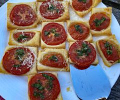 Tomaten Blätterteig Häppchen