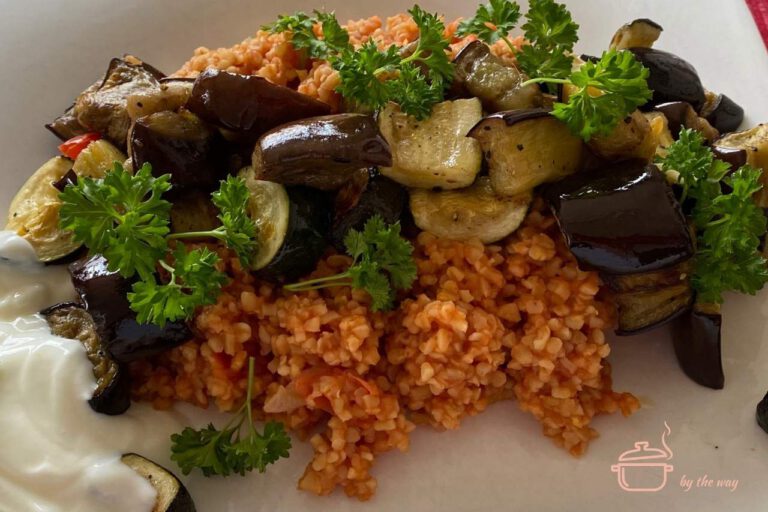 Bulgur mit Tomaten und Gemüse