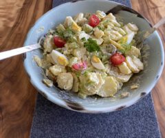 Kartoffelsalat frühlingshaft und sommerlich