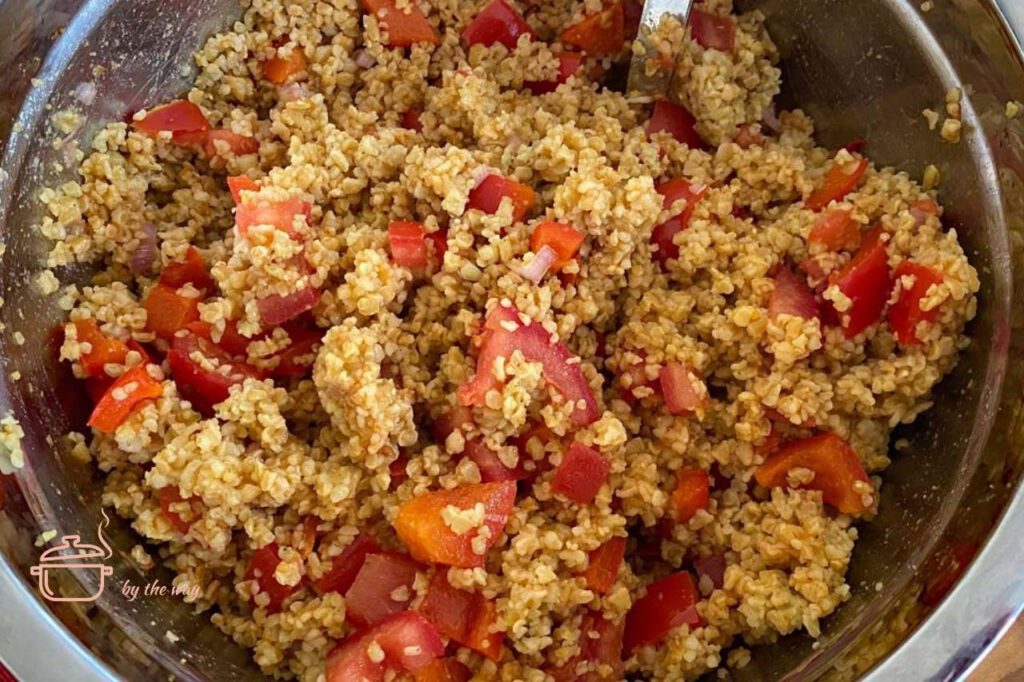 Bulgursalat mit gebratener Paprika